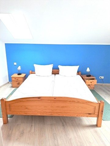 Schlafzimmer 1