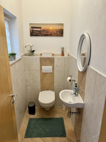 separates WC