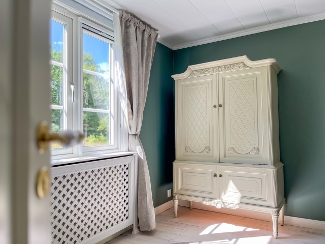 Haupthaus: Schlafzimmer mit Doppelbett im Erdgeschoss