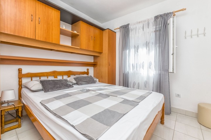 Schlafzimmer mit Doppelbett