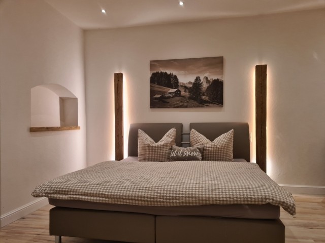 Schlafzimmer 2 -  Doppelbett 180 x 200 cm