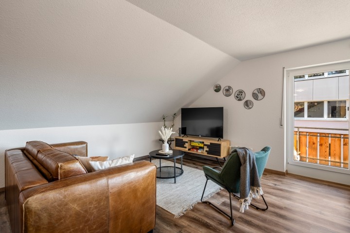 Wohnzimmer mit 48 Zoll Smart TV
