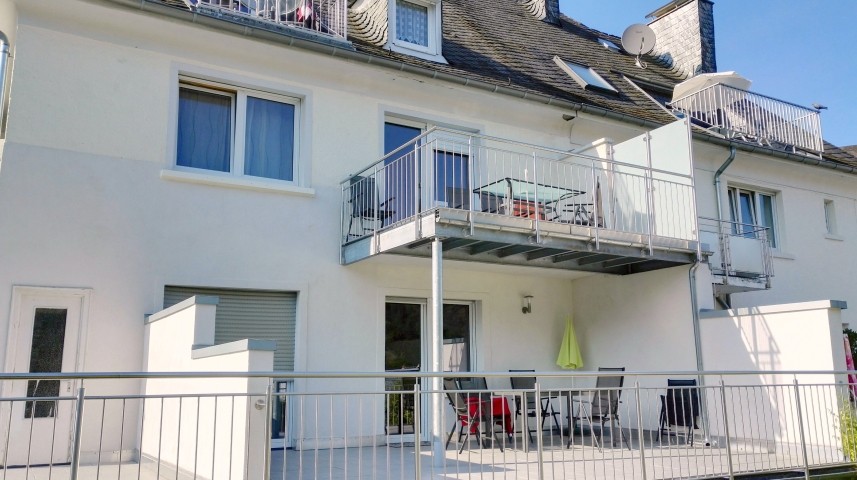 Wohnung mit Balkon oder Terrasse mit Blick ins Moseltal