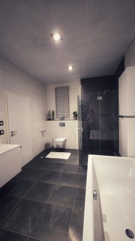 Badezimmer 1