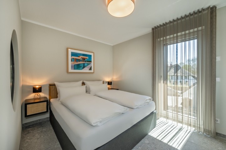 2. Schlafzimmer mit TV