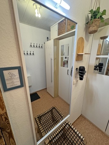 Eingangsbereich mit Kleiderschrank