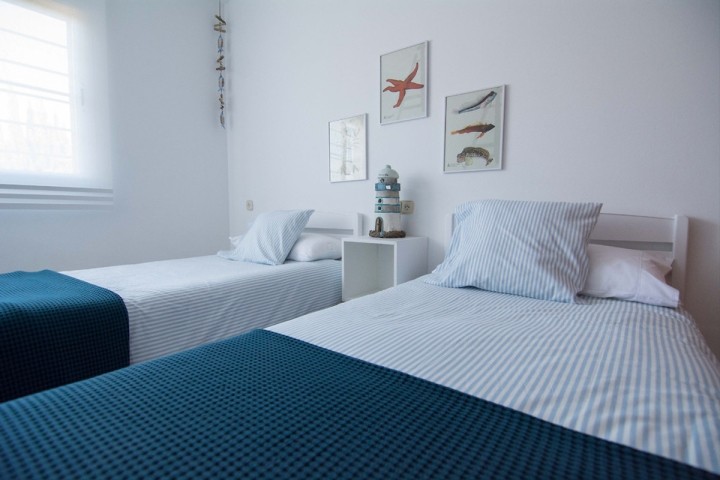 Schlafzimmer 1