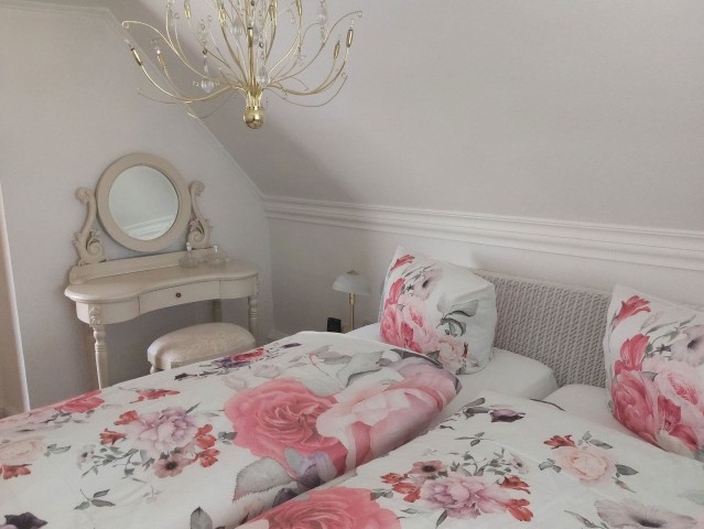 Schlafzimmer1