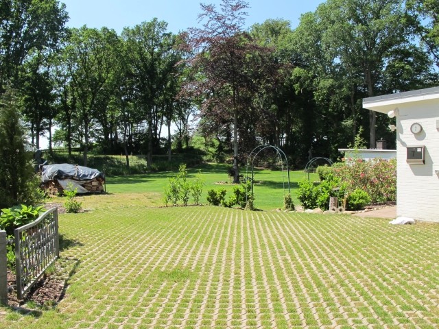 Auffahrt / Parkplatz
