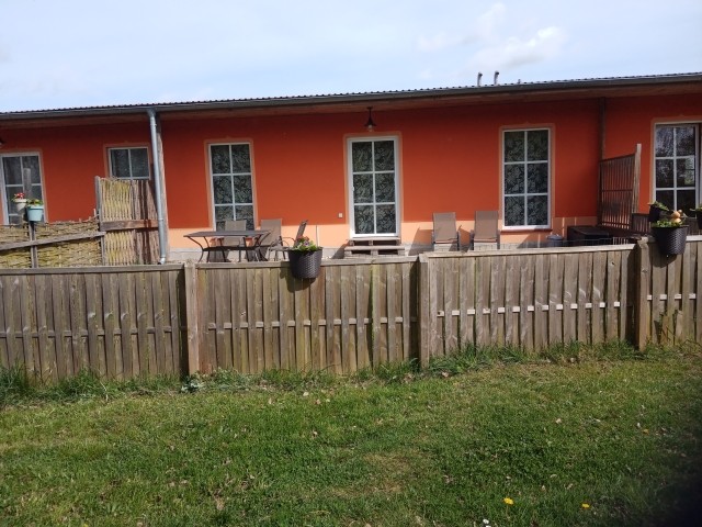 eigener Garten mit kleinem Grill