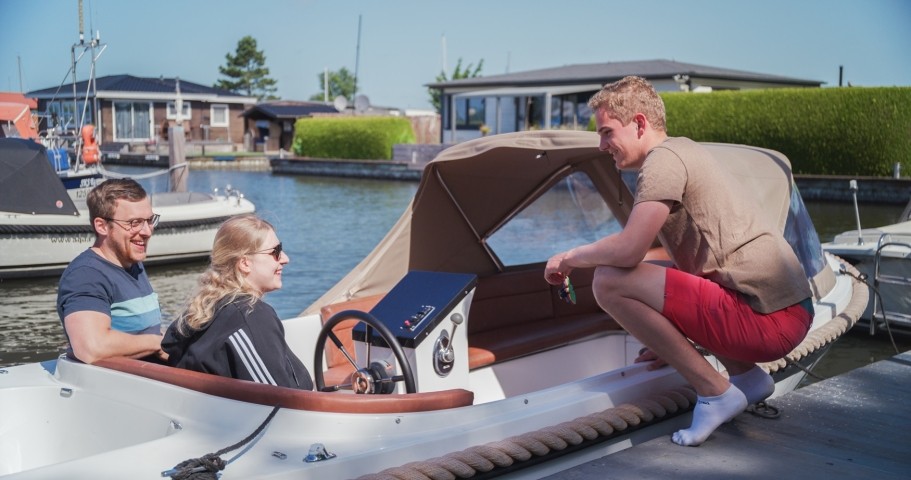 Boot bei uns mieten ohne Fahrschein oder mit Einweisung