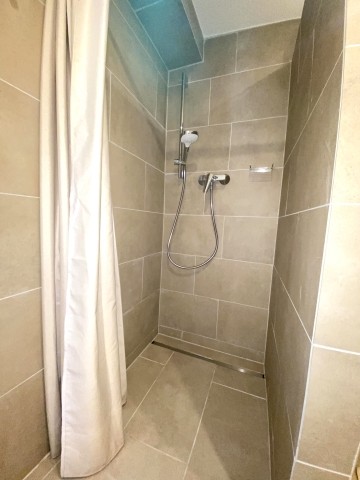 Eine Flache Dusche 