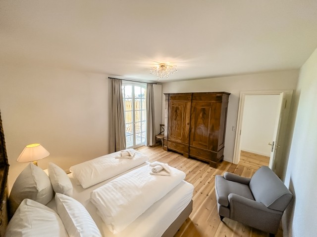 Schlafzimmer 1