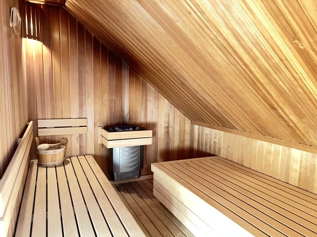 geräumige Sauna