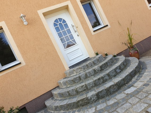 separater Eingang Einliegerwohnung (EG)