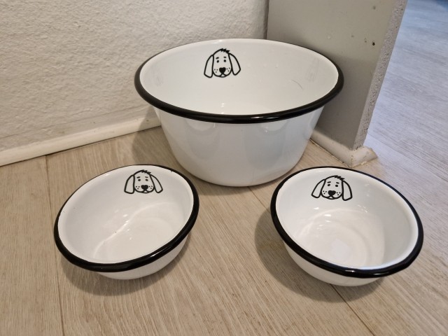 Hundenäpfe sind vorhanden