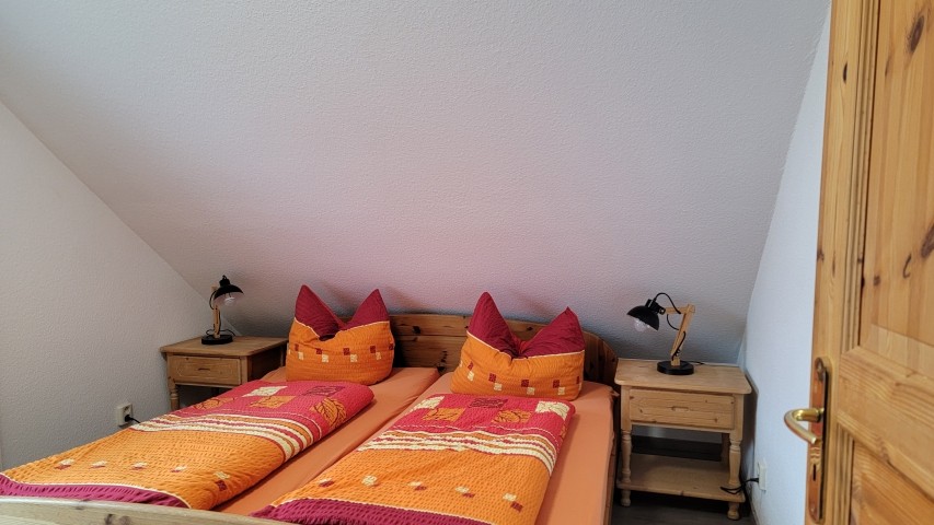 Schlafzimmer mit Doppelbett