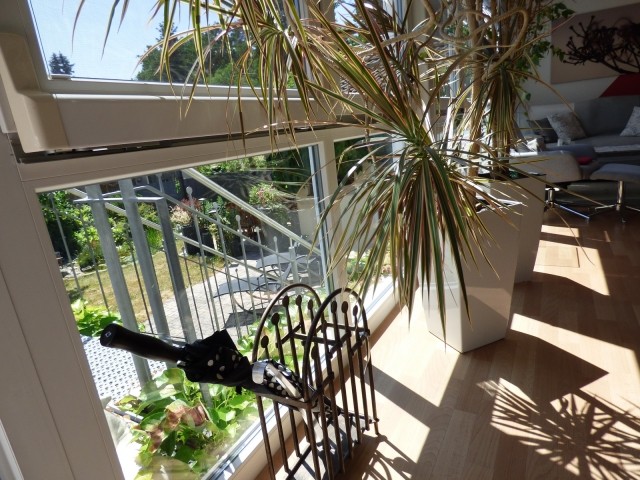 Wintergarten mit Blick zum Garten 