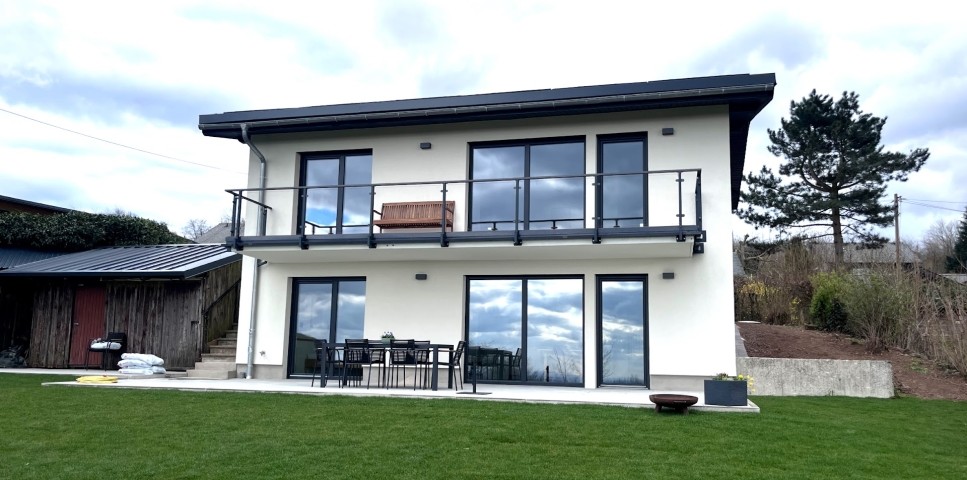 Haus mit Balkon