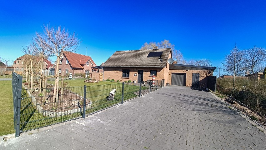 Haus, Garten, Auffahrt