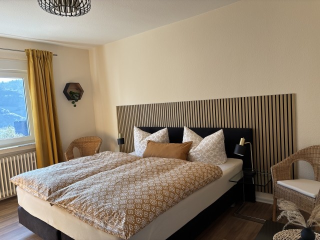 Schlafzimmer 1