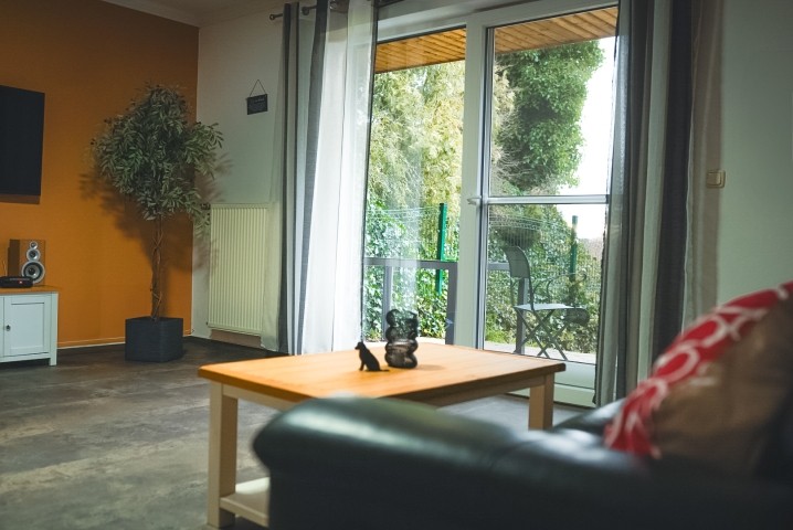 Wohnzimmer mit Terrasse