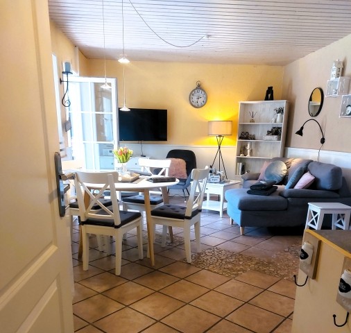 viel Platz für 2 Personen und bis zu 3 Fellnasen