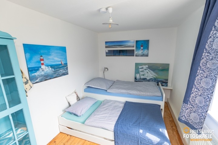 Kleines Schlafzimmer mit 2 Einzelbetten 