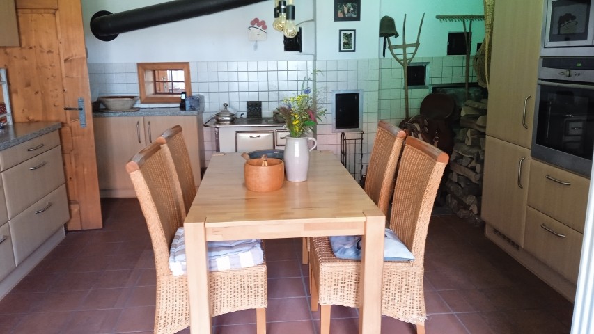 Küche mit Sitzplatz