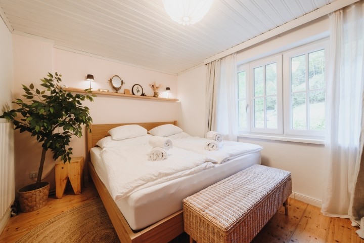 Schlafzimmer 1