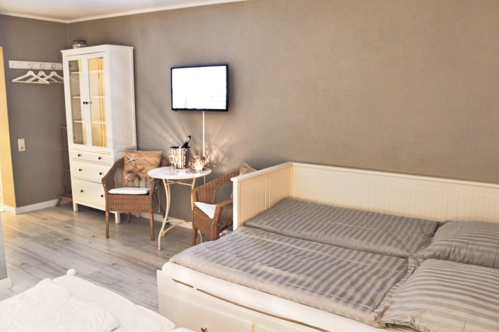 ausgezogenes Einzelbett (Aufbettung)