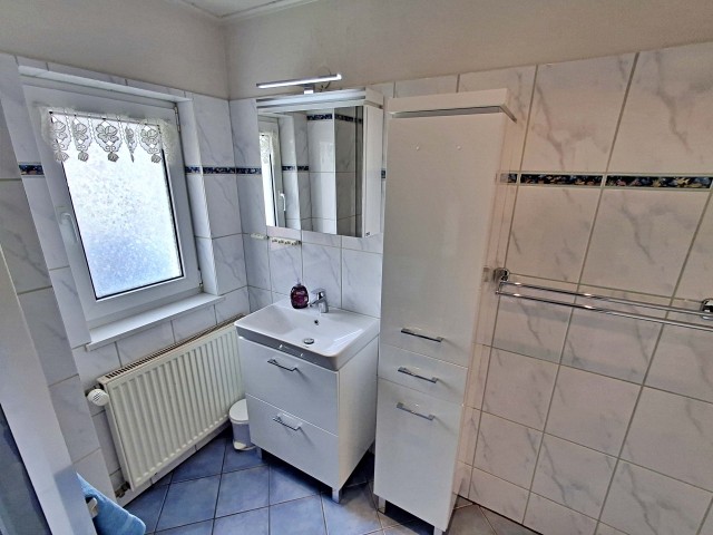 Tageslicht-Bad mit DU/WC