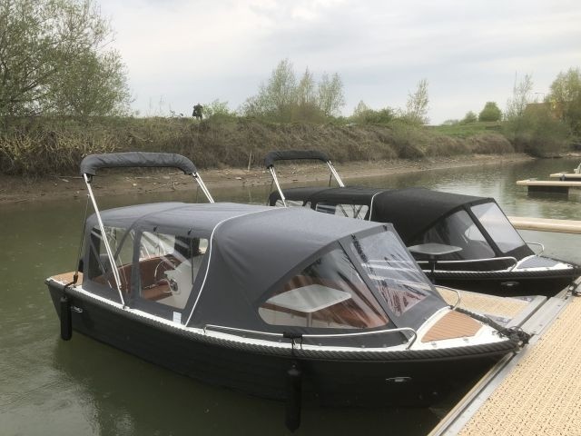 Die Motorboote