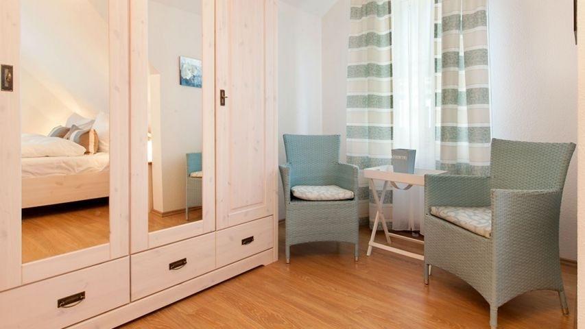 Schlafzimmer 2 (OG)