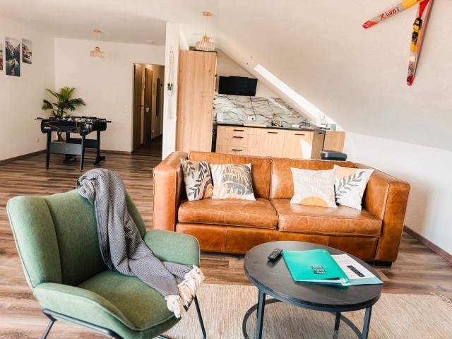 Unser Echtledersofa lässt sich zu einem bequemen 1.60m Bett ausziehen