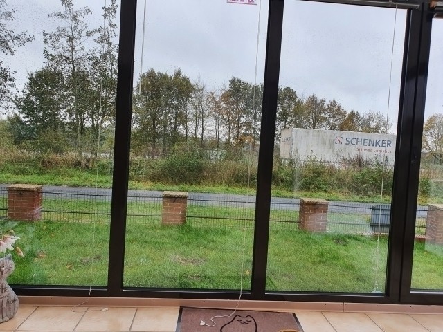 Ausblick aus dem Wintergarten, laubabhängig 