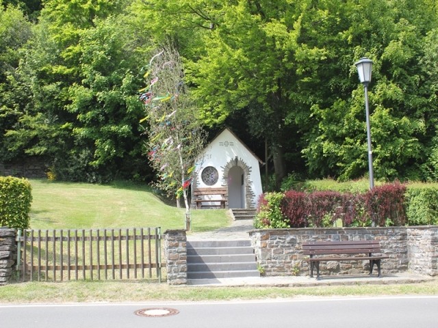 Denkmal gegenüber