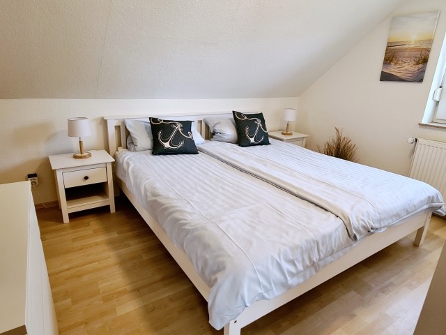 Im Land der Träume - Schlafzimmer mit TV u. Doppelbett