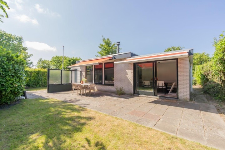 Das Ferienhaus mit sonniger Terrasse