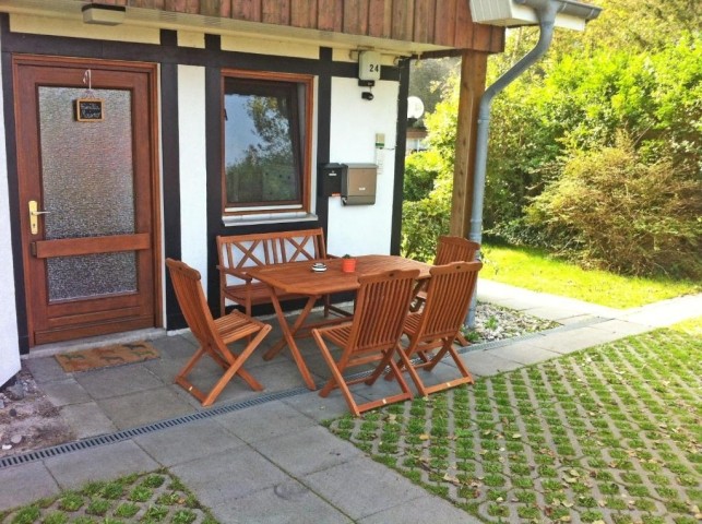 überdachte Terrasse mit Gasgrill