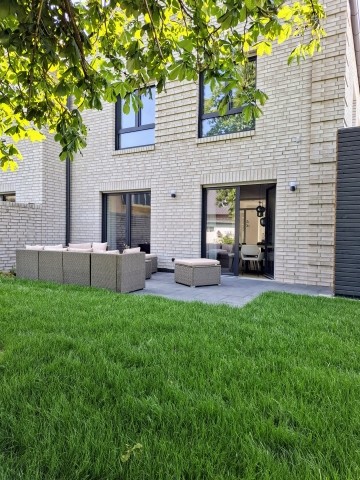 Gartenansicht mit Terrasse