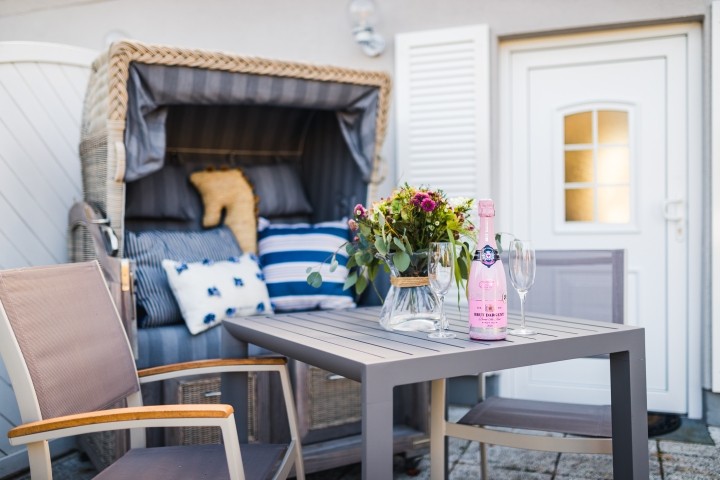 Terrasse mit Strandkorb