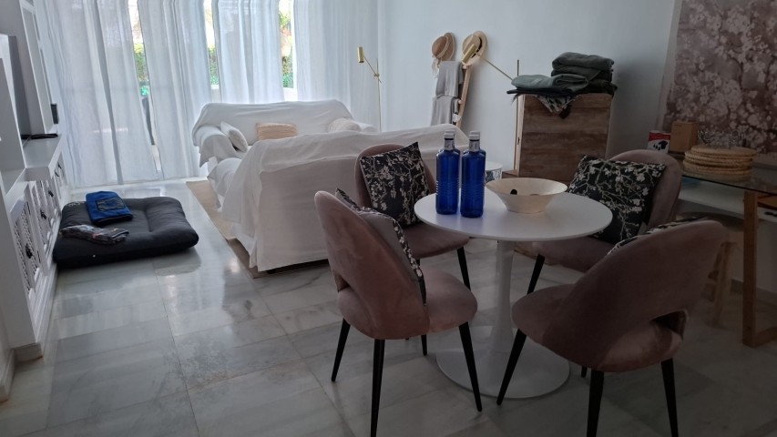 Salon mit Hundebett