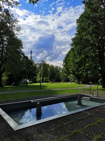 Kneippbecken im Kurpark 100 m vom Haus entfernt