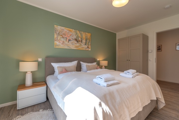 Schlafzimmer 1