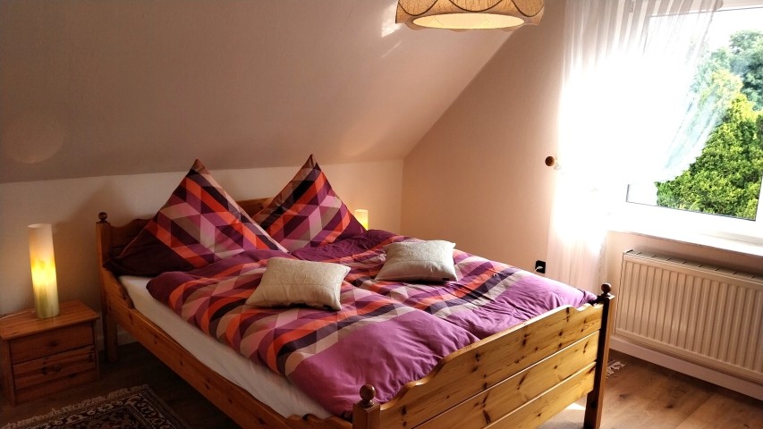 Schlafzimmer 1
