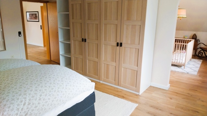 Mit Zugang zu Babyzimmer