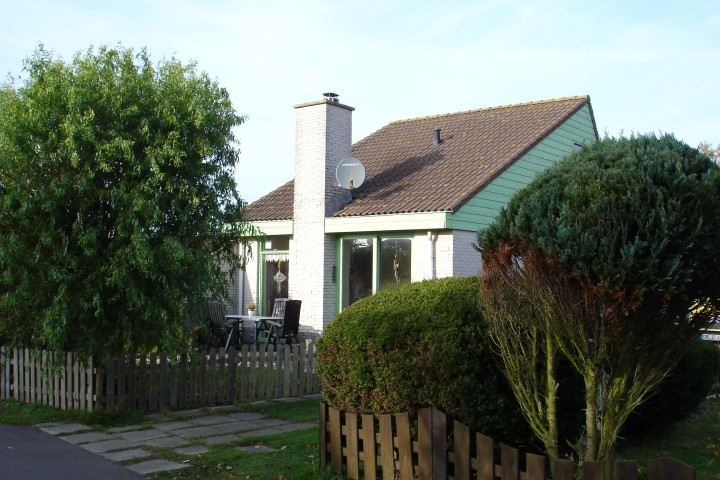 Vorderansicht, Eingang rechts