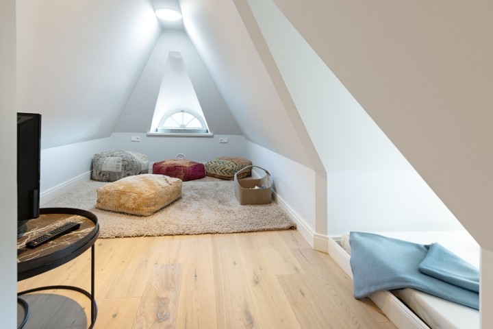 Zusätzlicher Fernsehraum/ Aufenthaltsraum im DG