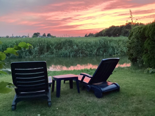 Abendstimmung an der Gracht direkt am Haus